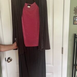 Three piece gray & pink knit skirt set, Large